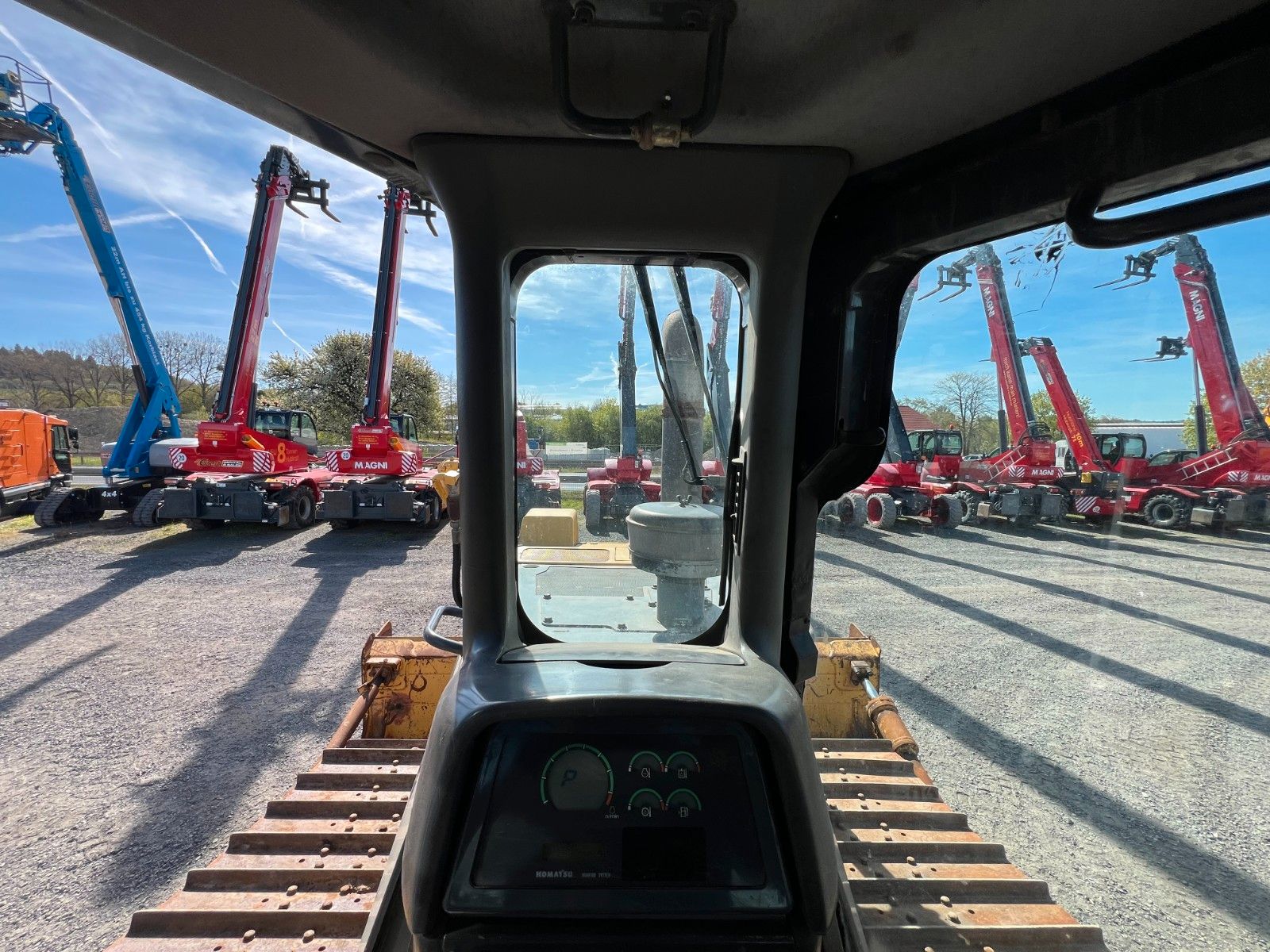 Fahrzeugabbildung Komatsu D65PX-15 / nur 5.945h / Baujahr: 2004
