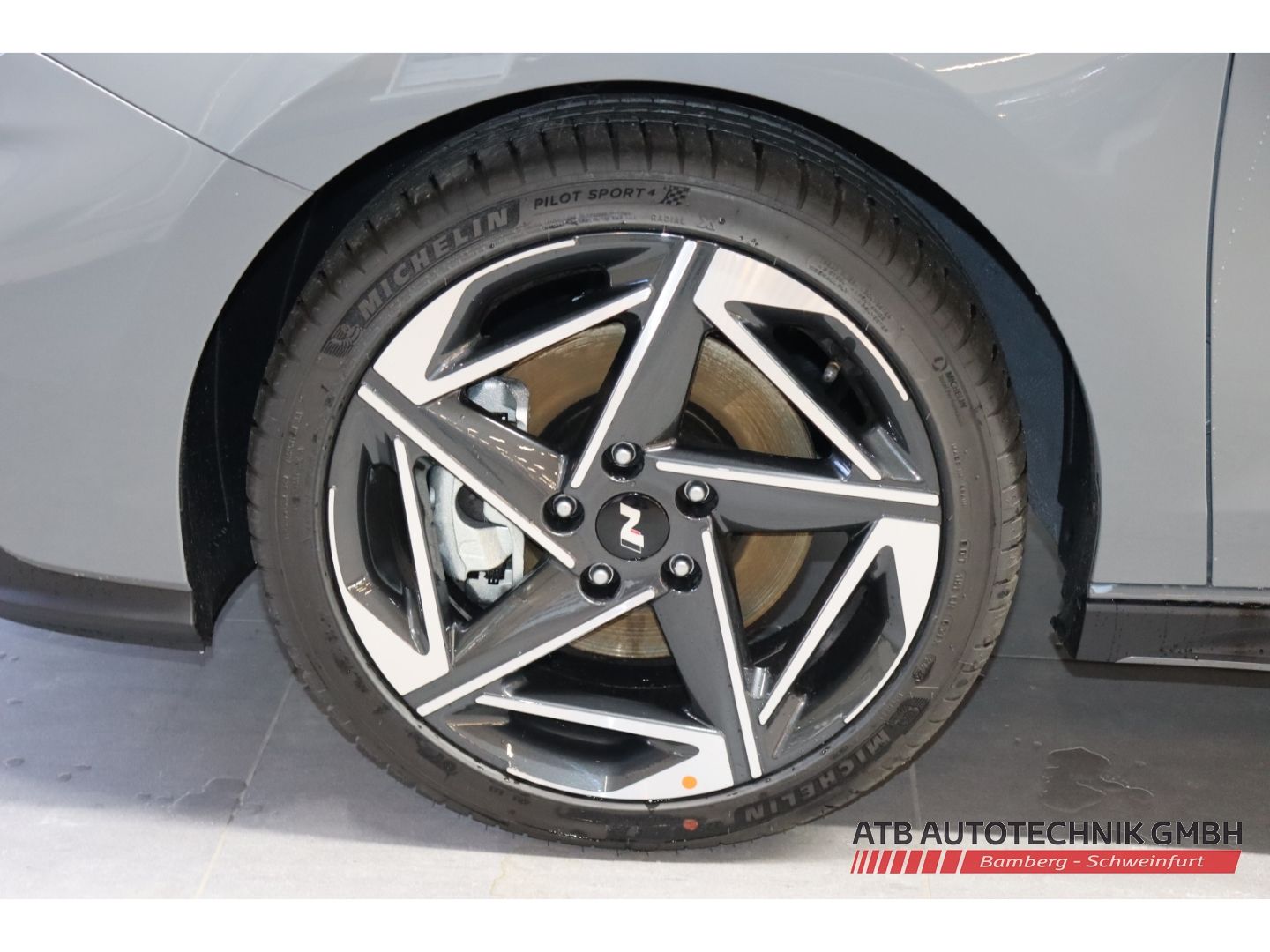 Fahrzeugabbildung Hyundai i30 N Line 5-Türer MY25 1.5 T-GDI 140 PS 48V 7-D