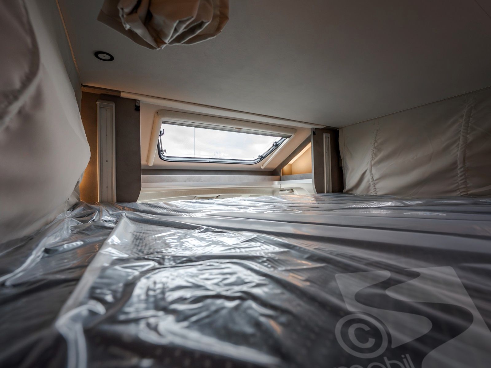 Fahrzeugabbildung Crosscamp EXPDN 7.4 E Peugeot Automatik