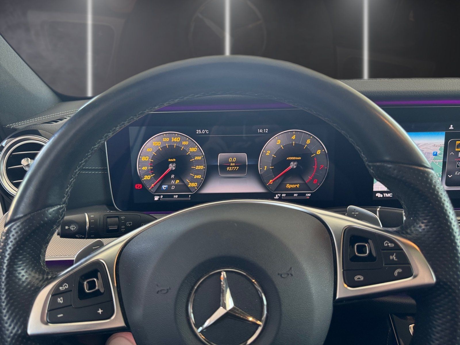 Fahrzeugabbildung Mercedes-Benz E 250 AMG Line*AHK*Burmester*S-Dach*Totwink*BEAM