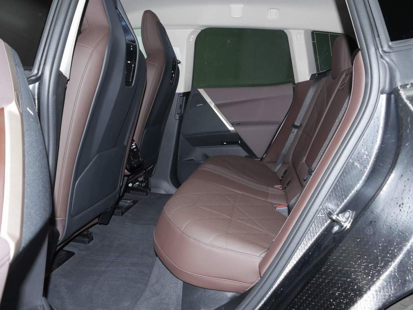 Fahrzeugabbildung BMW iX xDrive45 HK Surroung, Lenkradhzg, 21" Aerodyn