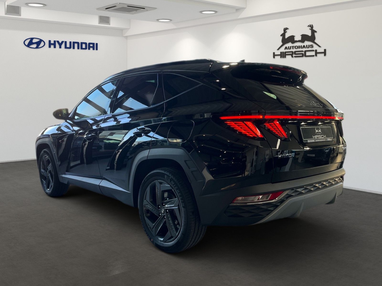 Fahrzeugabbildung Hyundai TUCSON Blackline Plug-In Hybrid 4WD PANO