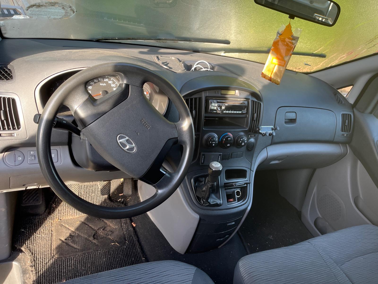 Hyundai H-1