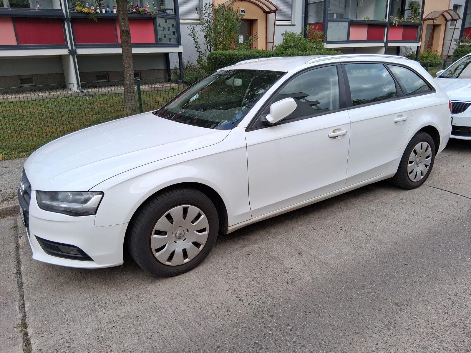 Audi A4 2012 — interior
