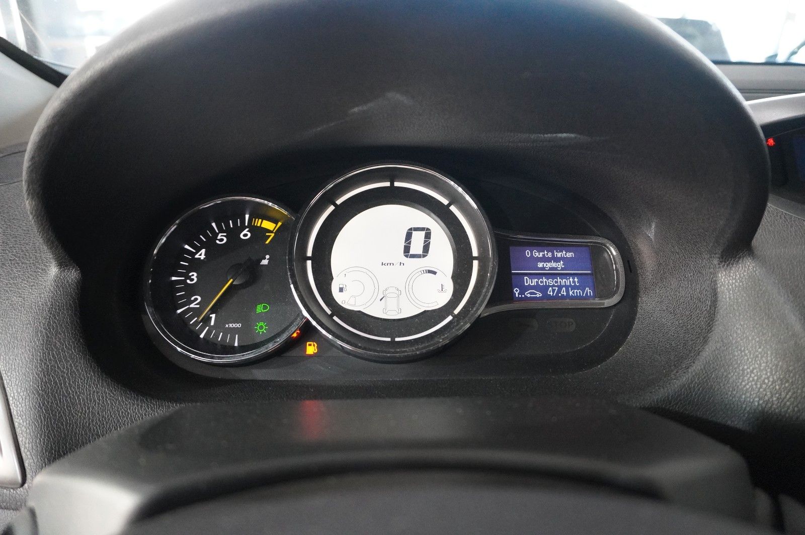 Fahrzeugabbildung Renault Megane Grandtour 1.6 AUTHEN. KLIMA/PDC/NEBEL/AHK