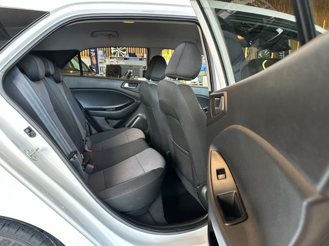 MYAUTOCENTER – Gebraucht- und Jahreswagen mit Werkstattservice in Pfaffenhofen Hyundai i20 *TÜV:828*KLIMA*TEMPO*CARPLAY*PDC*CAM*