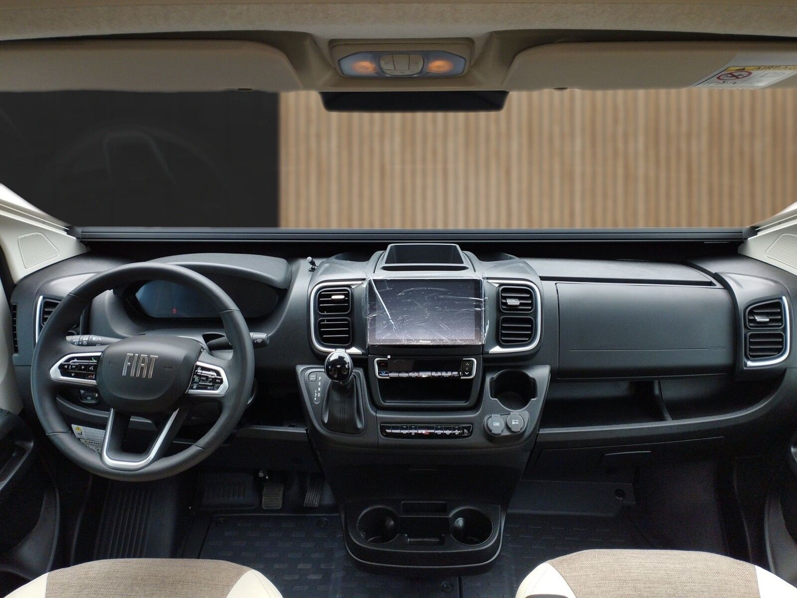 Fahrzeugabbildung Eura Mobil Van V 635 EB Automatik, 180 PS, Fahrassistenz