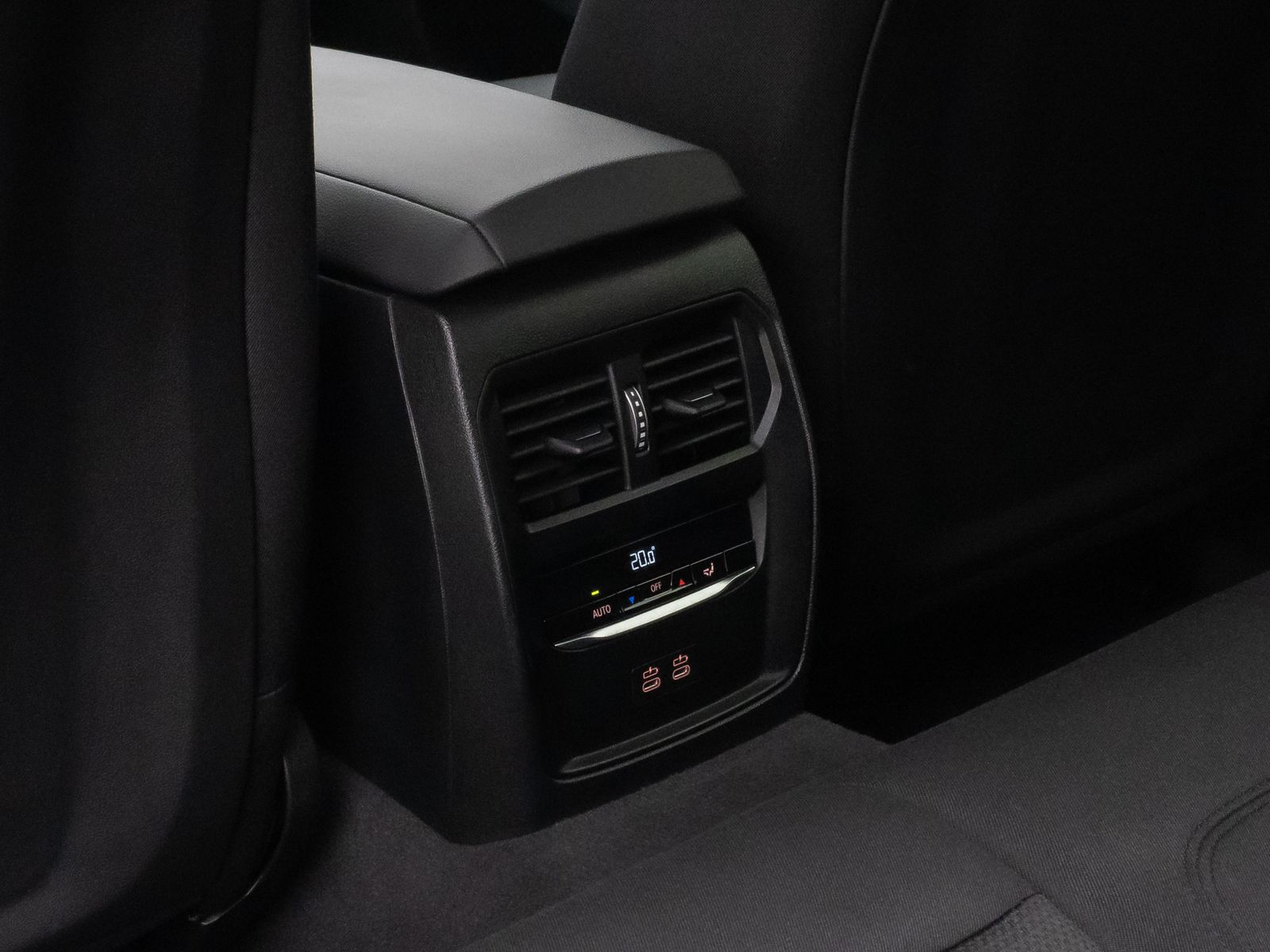 Fahrzeugabbildung BMW 318i DAB CockPit+ PDC LED Geschwindigkeitsreg.