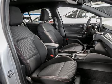 Ford Focus Turnier 1.0 ST-Line LED Navi DAB Parkassi.