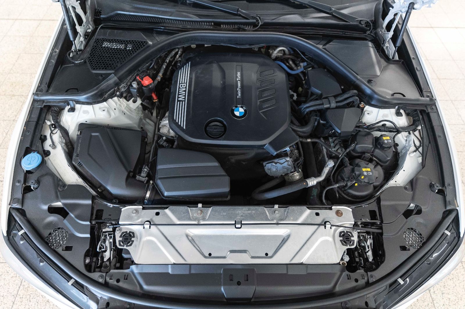 Fahrzeugabbildung BMW 320d Touring  M Sport PDC SZH