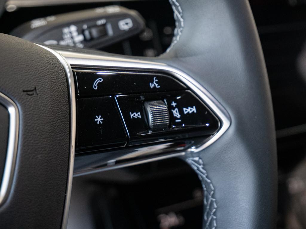 Audi Q8 S line 50 e-tron quattro 1.226,- EUR MTL* ACC