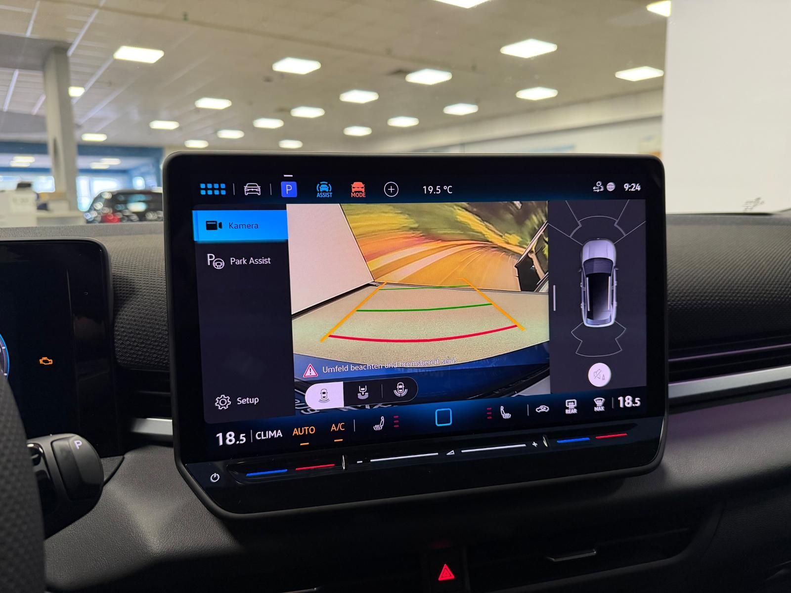 Fahrzeugabbildung Volkswagen T-Roc 1.5 eTSI DSG R-Line+AHK+ACC+TOTWINKEL+RFK+
