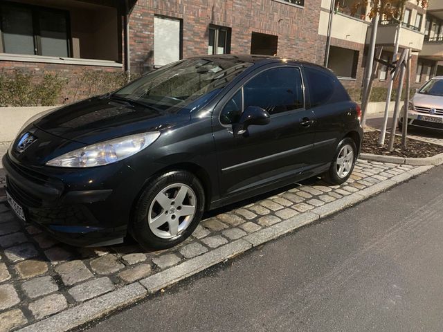 Peugeot 207. 2008 TÜV bis 4.2025