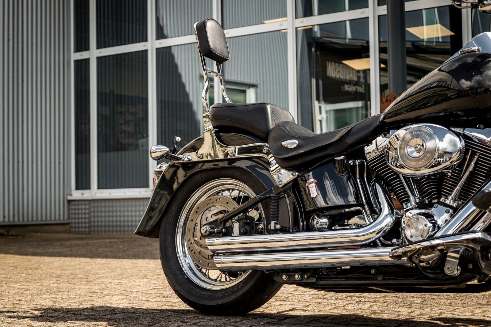 Fahrzeugabbildung Harley-Davidson FLSTSCI Springer Classic - Vance & Hines -