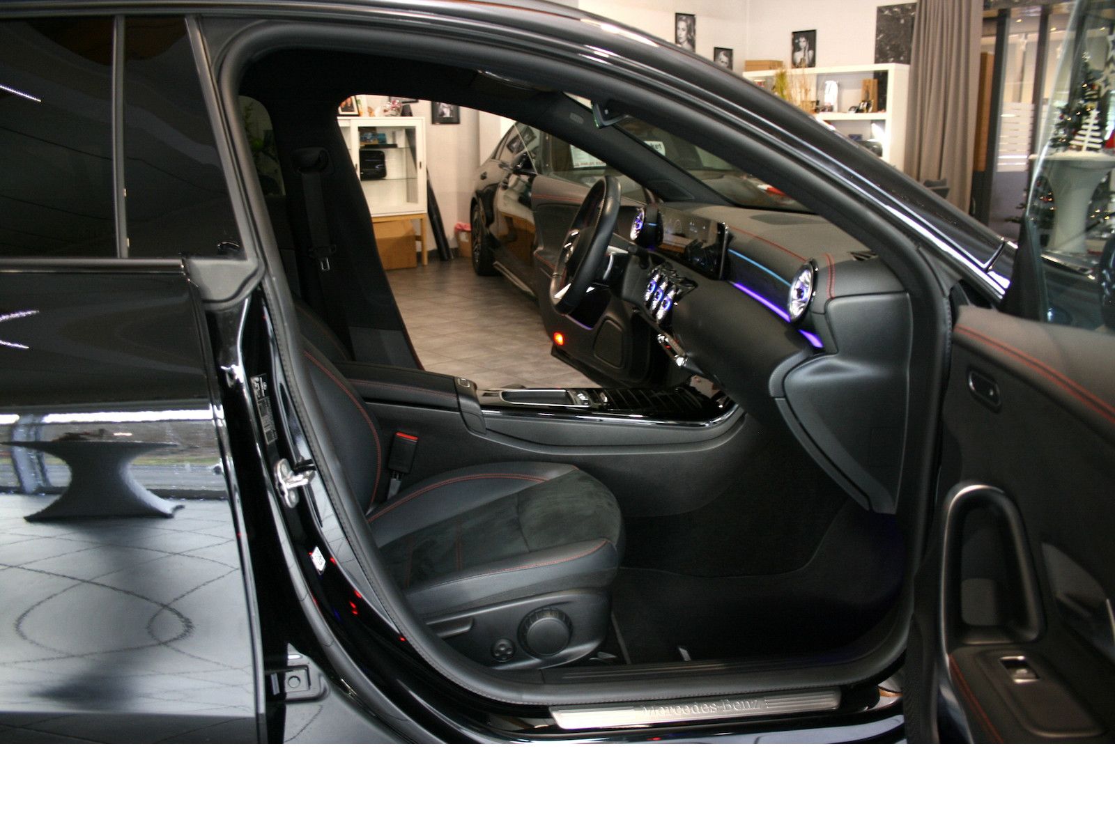 Fahrzeugabbildung Mercedes-Benz CLA 200 Shooting Brake AMG Advanced Plus *Night*