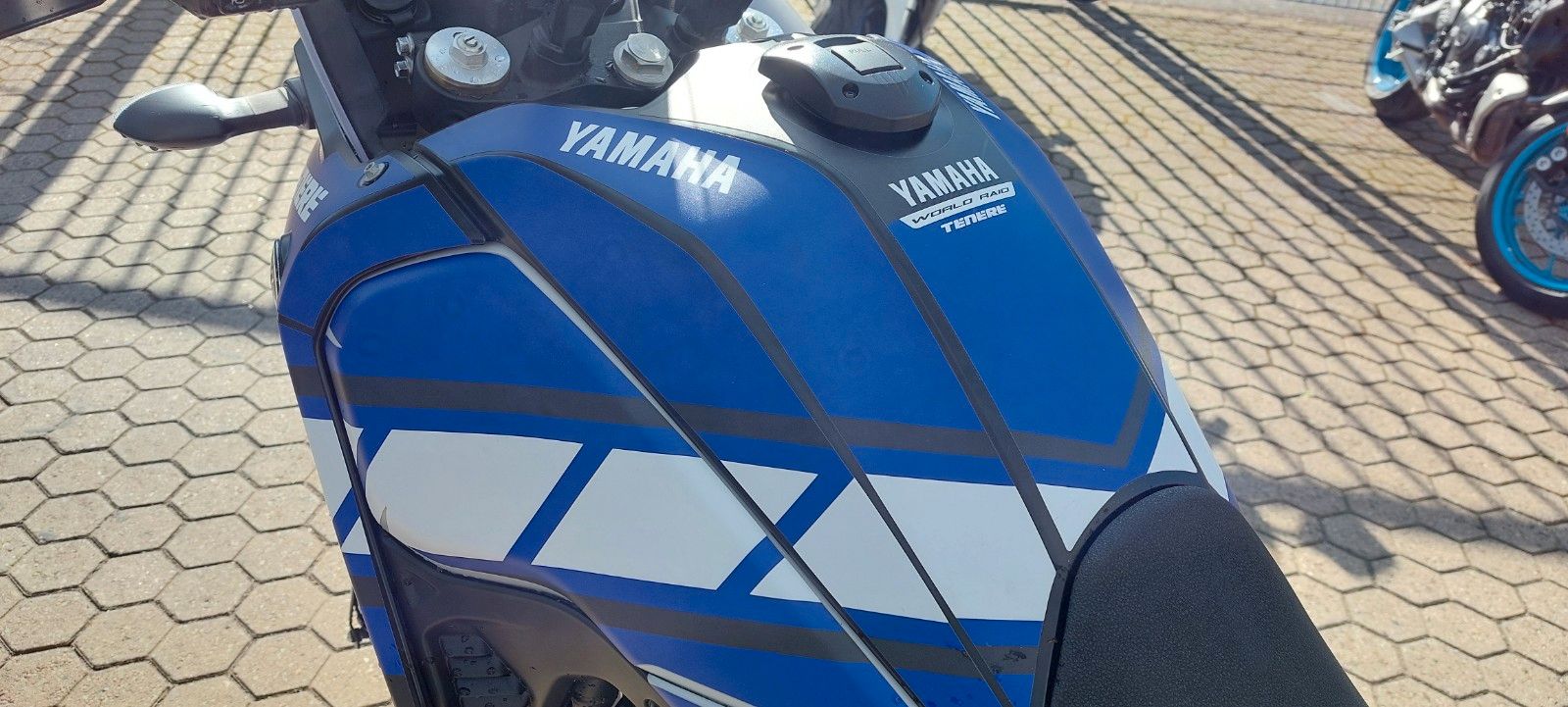 Fahrzeugabbildung Yamaha XTZ 700  nur 1750 KM  Foliert + Hauptständer