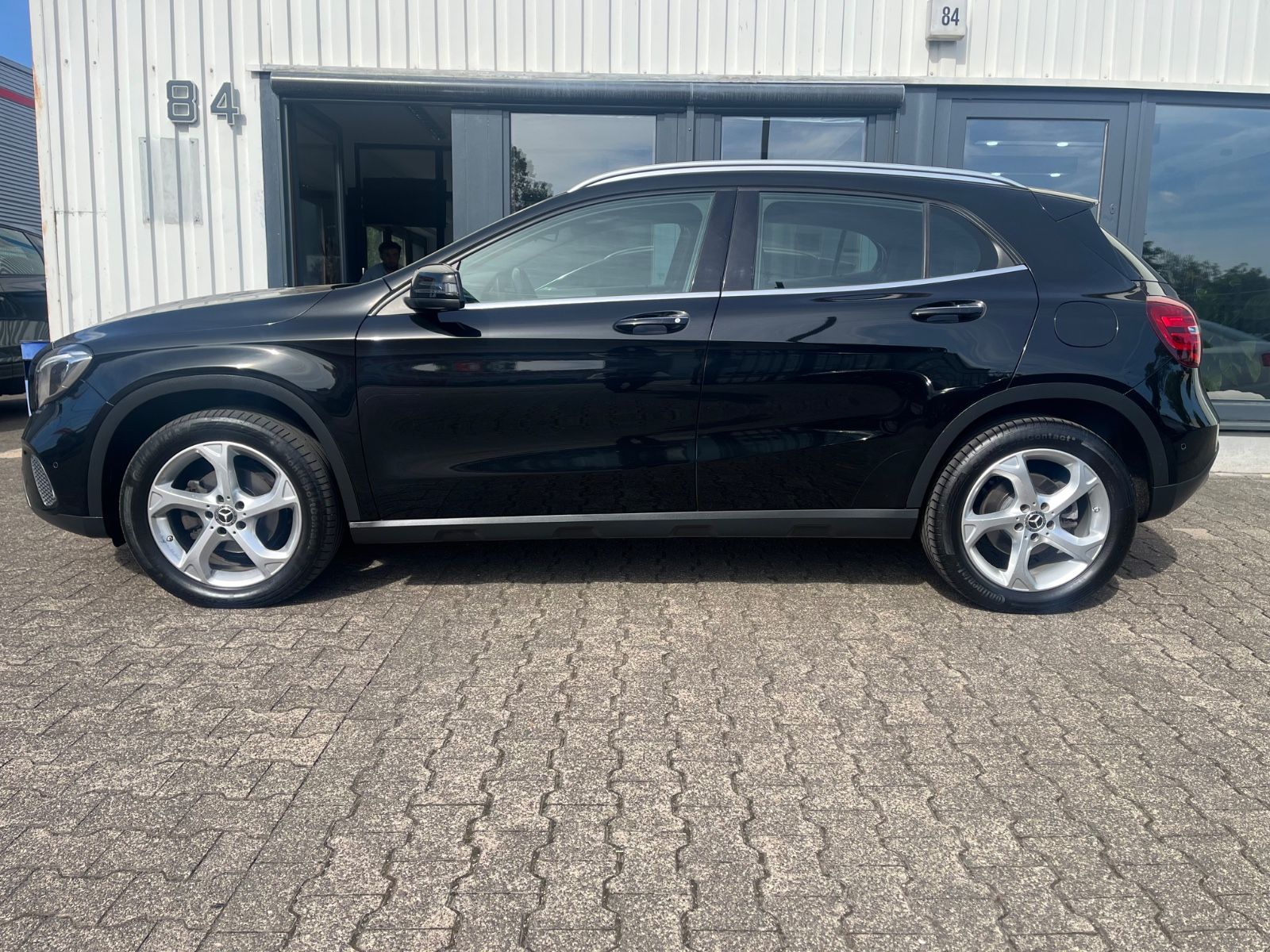Mercedes-Benz GLA 180 Automatik-Navi-LED-PDC-Sportsitze – Bild 12