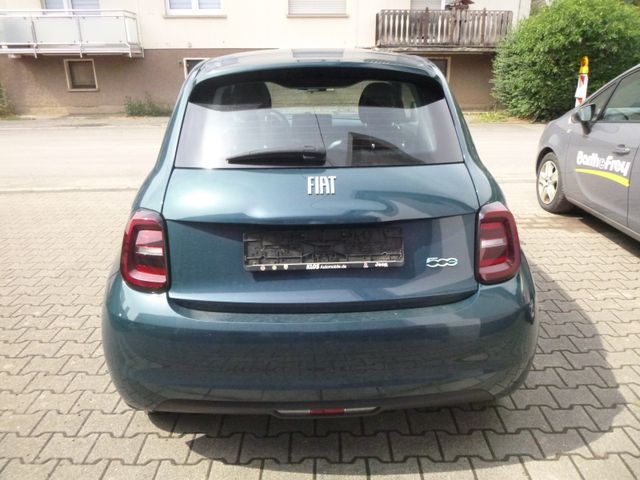 500e 3-Türer Icon 42kWh