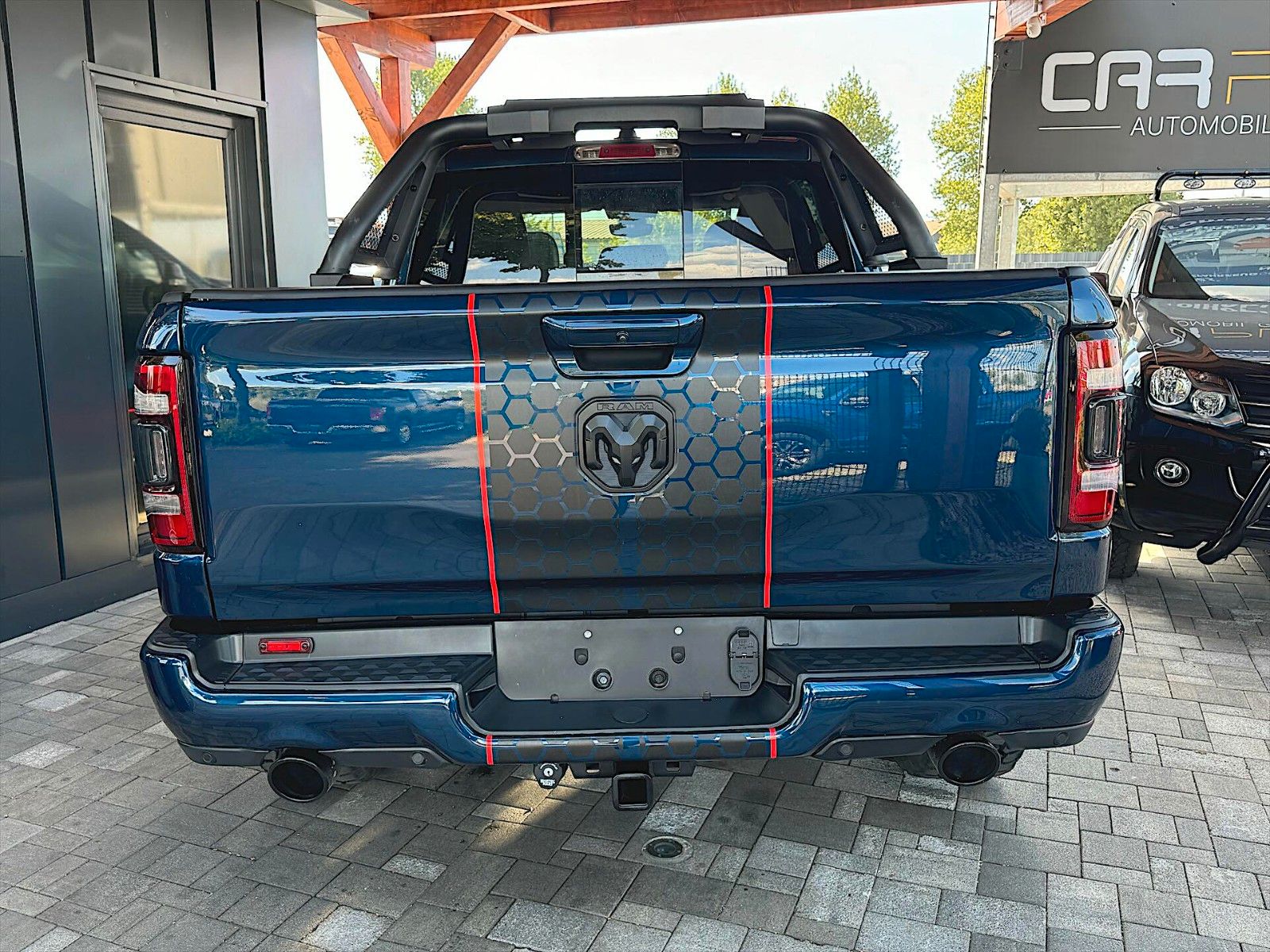 Fahrzeugabbildung Dodge RAM 5.7 V8 HEMI Night-Edition Offroad 4x4 LPG