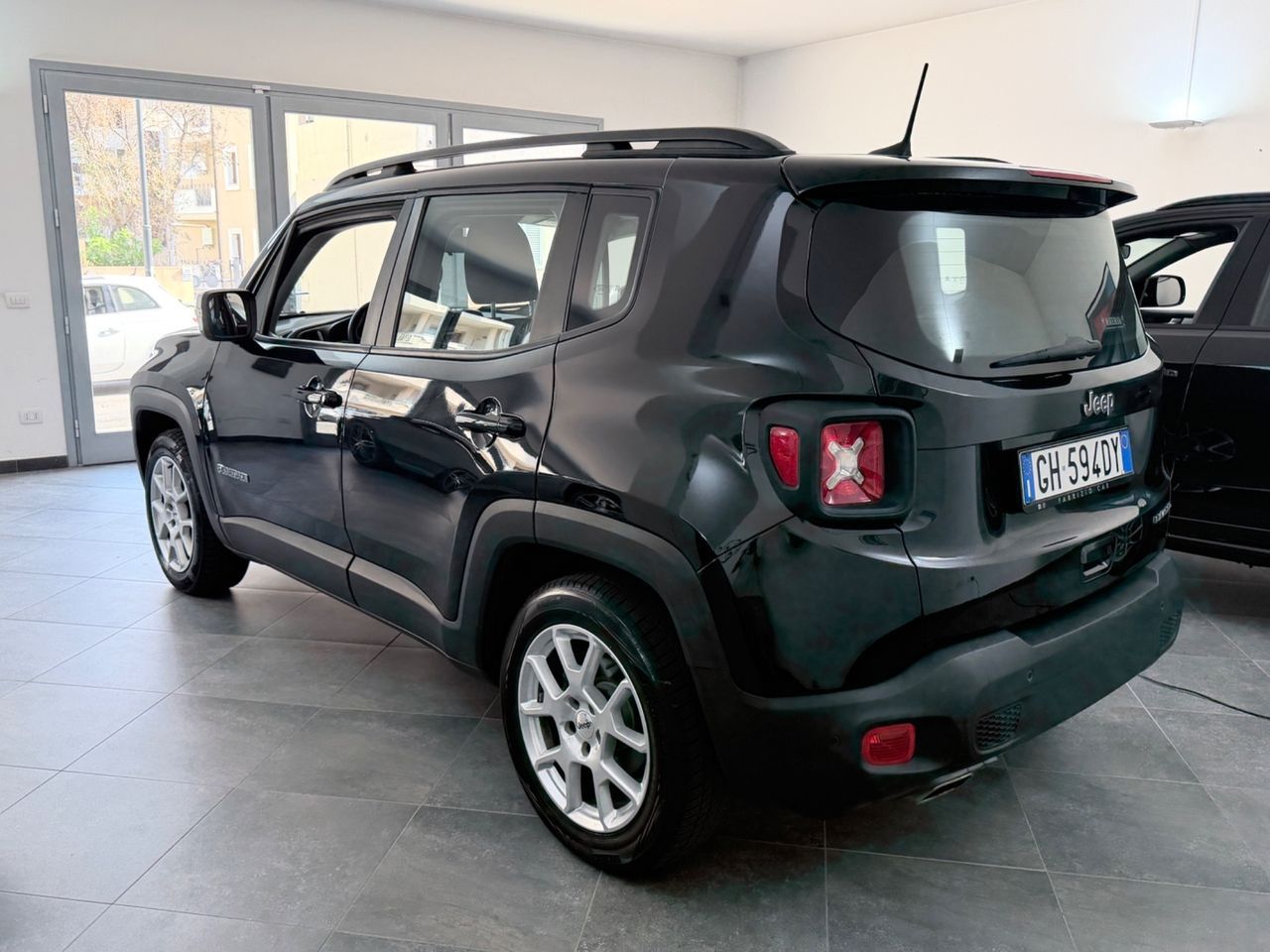 Jeep Renegade 1.6 Mjt 130 CV Limited imagem 3