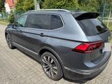 Volkswagen VW Tiguan Allspace 2.0 TDI 4MOTION R-Line 7-Sitz - VW Tiguan Allspace Gebrauchtwagen in Bremen