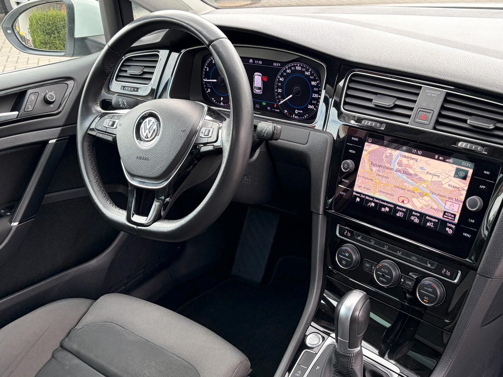 Volkswagen Golf VII Var Highline R Line*Pano*Kamera*ACC