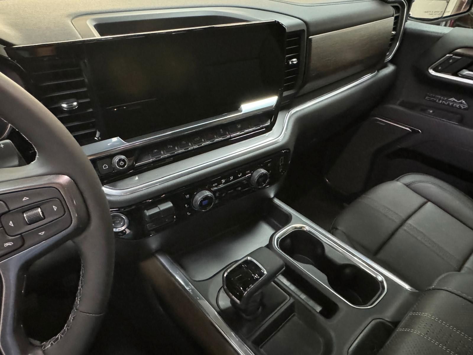 Fahrzeugabbildung Chevrolet 2026 SILVERADO MIDNIGHT DURAMAX DIESEL 4x4 HC