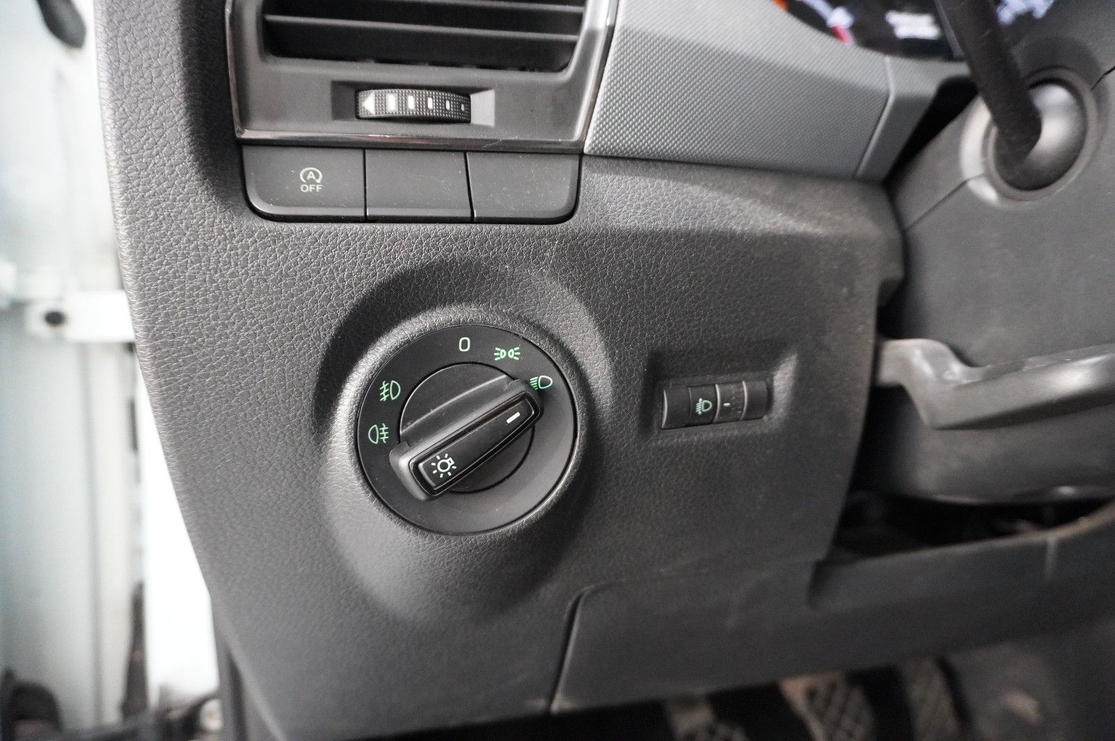 Fahrzeugabbildung SKODA Fabia 1.0 TSI COMBI COOL PLUS LED/SHZ/PDC/DAB+