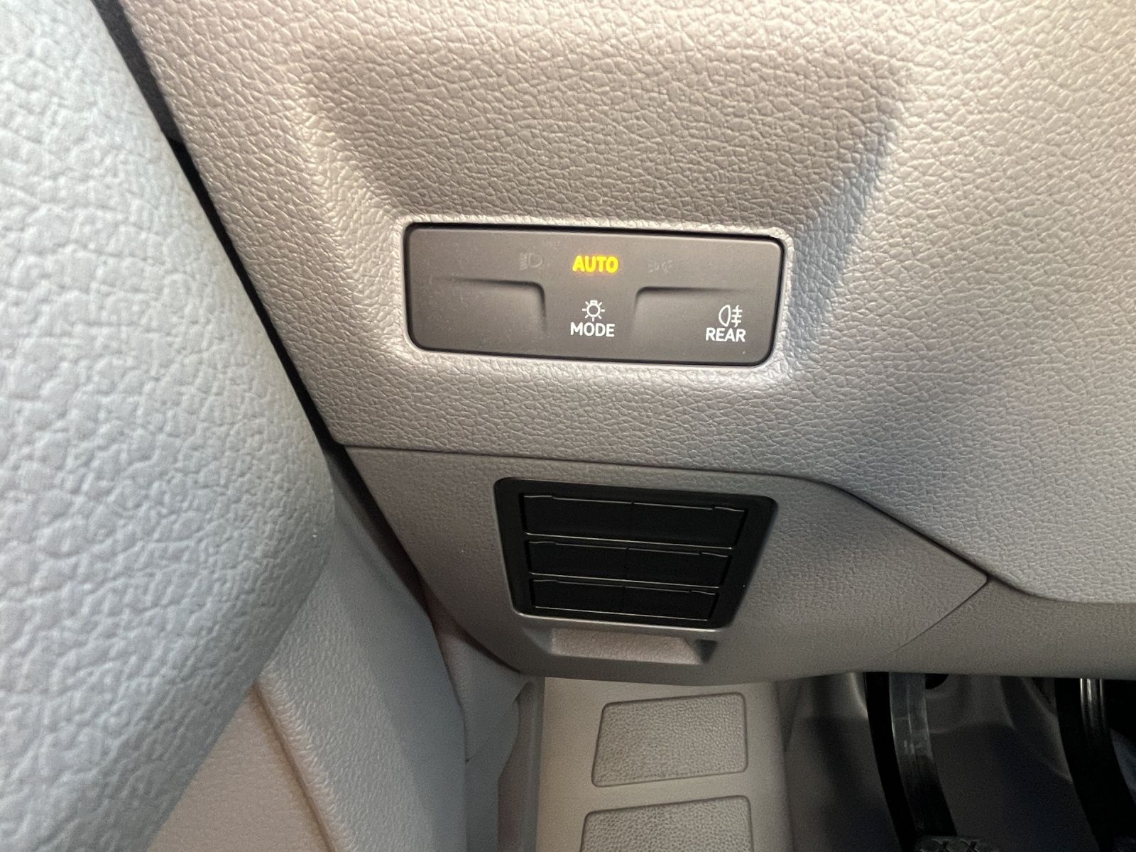 Fahrzeugabbildung Volkswagen Crafter Kasten 35 MR Klima  RFK DAB