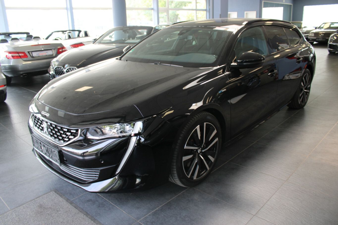Peugeot 508 SW Hybrid 225 e-EAT8 GT imagem 3