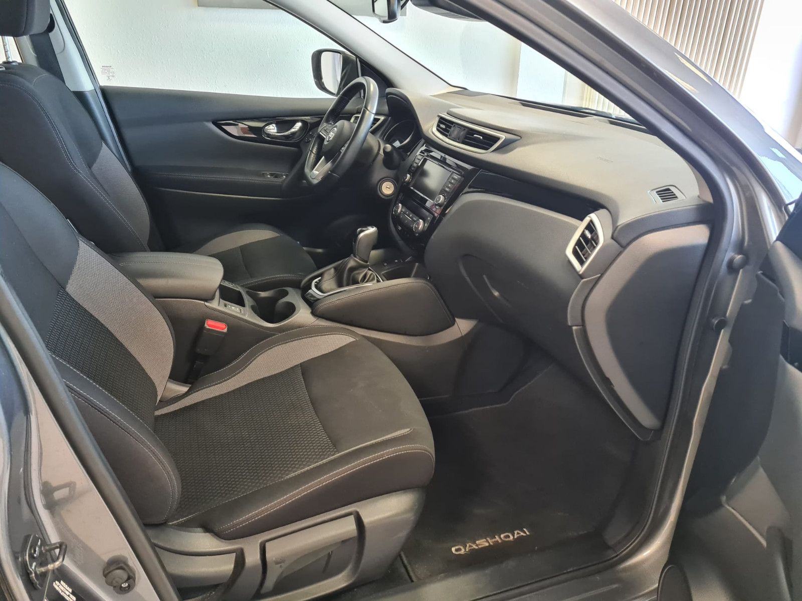 Fahrzeugabbildung Nissan Qashqai Acenta / KAMERA / SCHECKHEFT