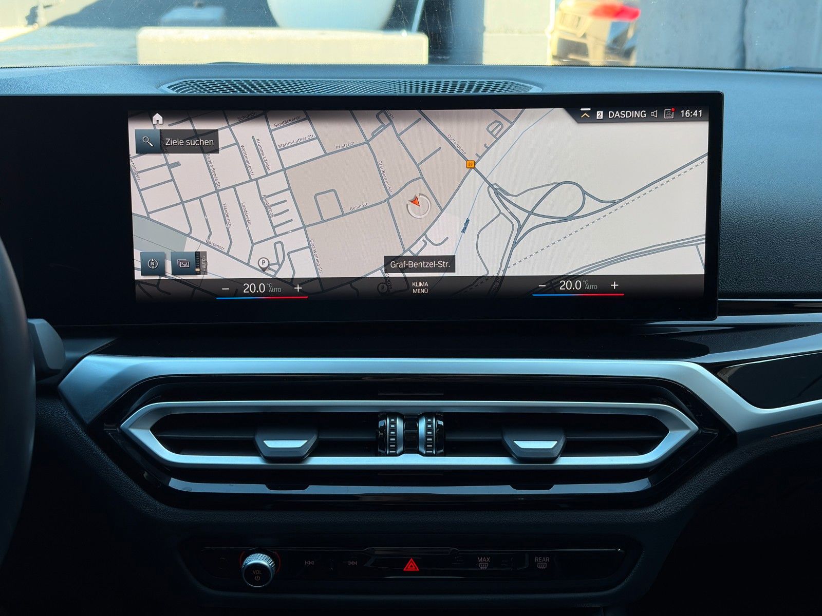 Fahrzeugabbildung BMW 330i Touring LEDER AKUSTIK PANO LED HiFi CarPlay
