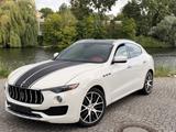 Maserati Levante Benzin 3.0 V6  S Q4 GRANLUSSO 4x4 21zAlu - Maserati Levante mit Benzin-Antrieb: Granlusso