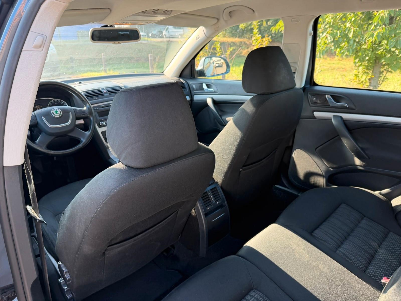 Skoda Octavia 2009 — photo 12