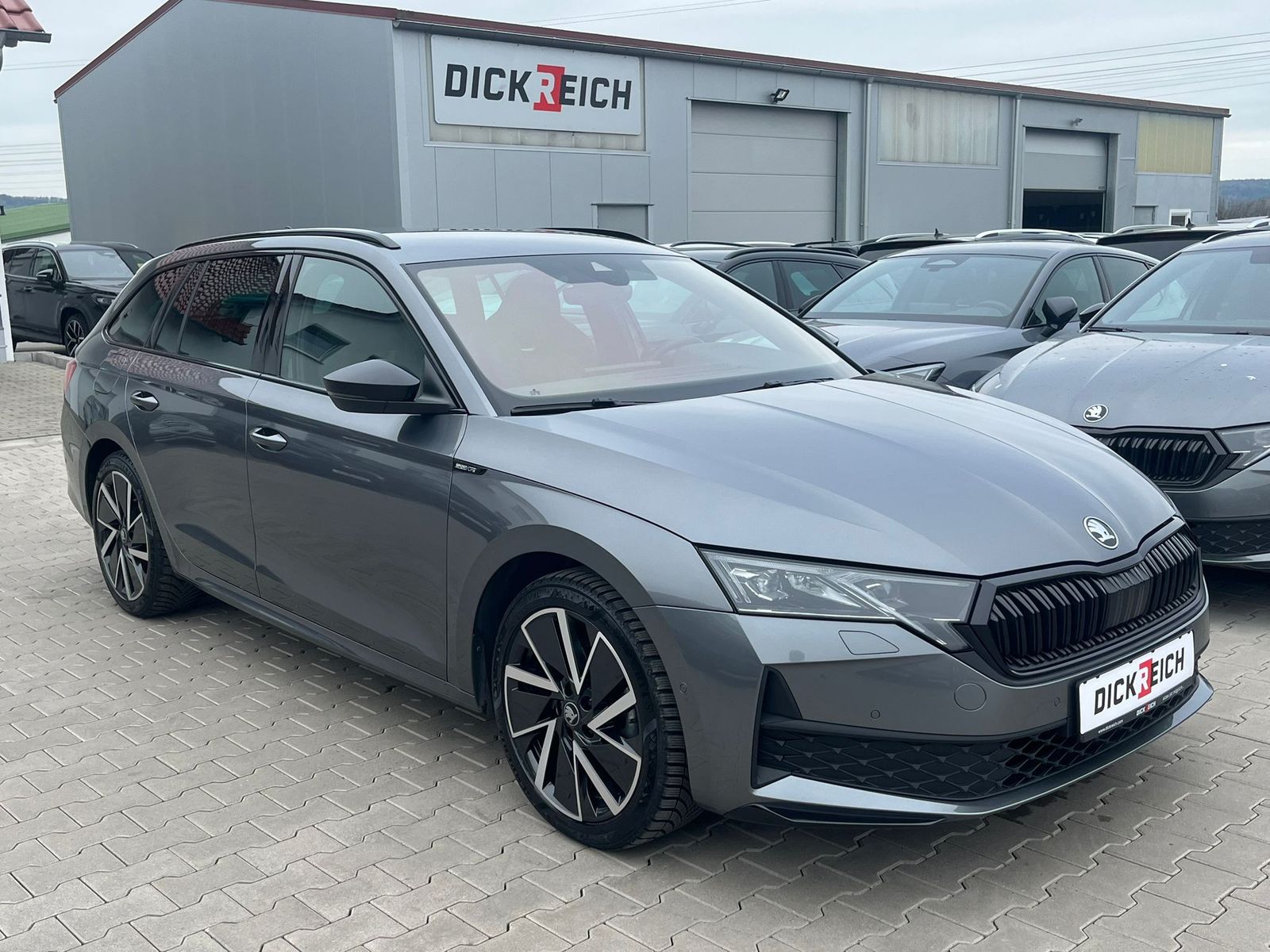 Fahrzeugabbildung SKODA Octavia 2.0 TDI Sportline DSG MATRIX*WINTER*5J.G