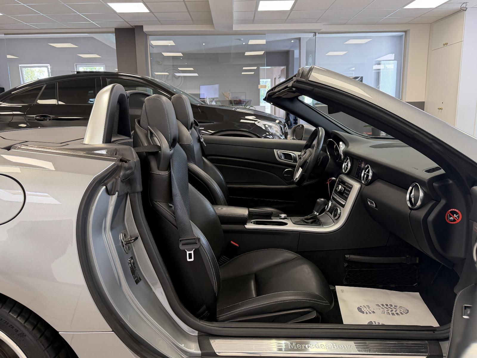 Mercedes-Benz SLK 250 CDI BE Roadster *AMG*Glasdach*AirScarf
