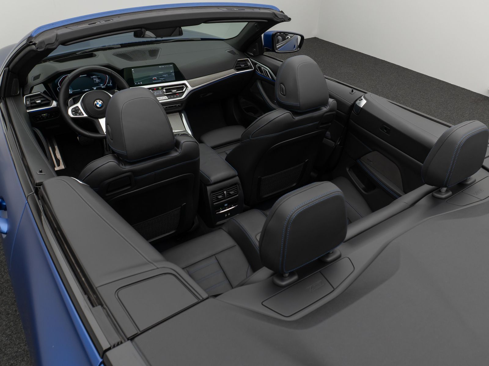 Fahrzeugabbildung BMW M440i xD Cabrio DAB Kamera HUD Individual 19Zoll