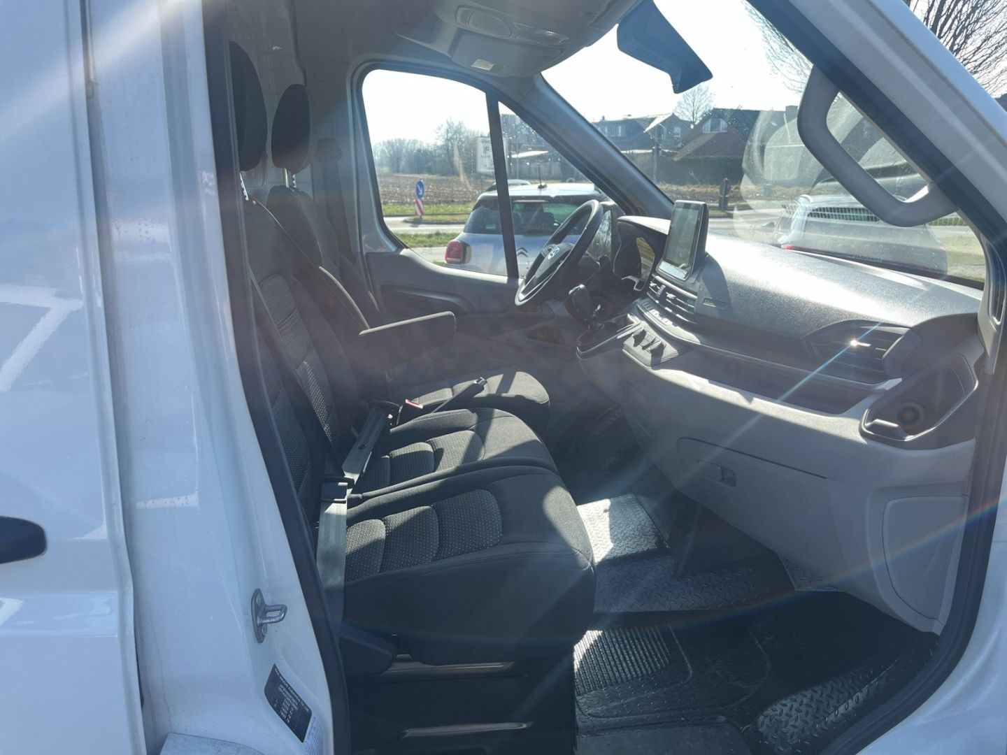 Fahrzeugabbildung Maxus Deliver9 2.0 Diesel Panel Van L3H2 FWD Base inkl