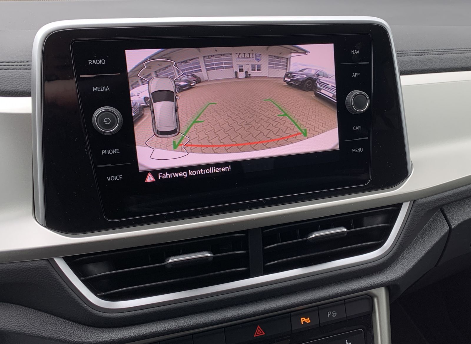 Fahrzeugabbildung Volkswagen T-Roc 1.5 TSI*Move*LED*ACC*AHK*STHZ*Cam*