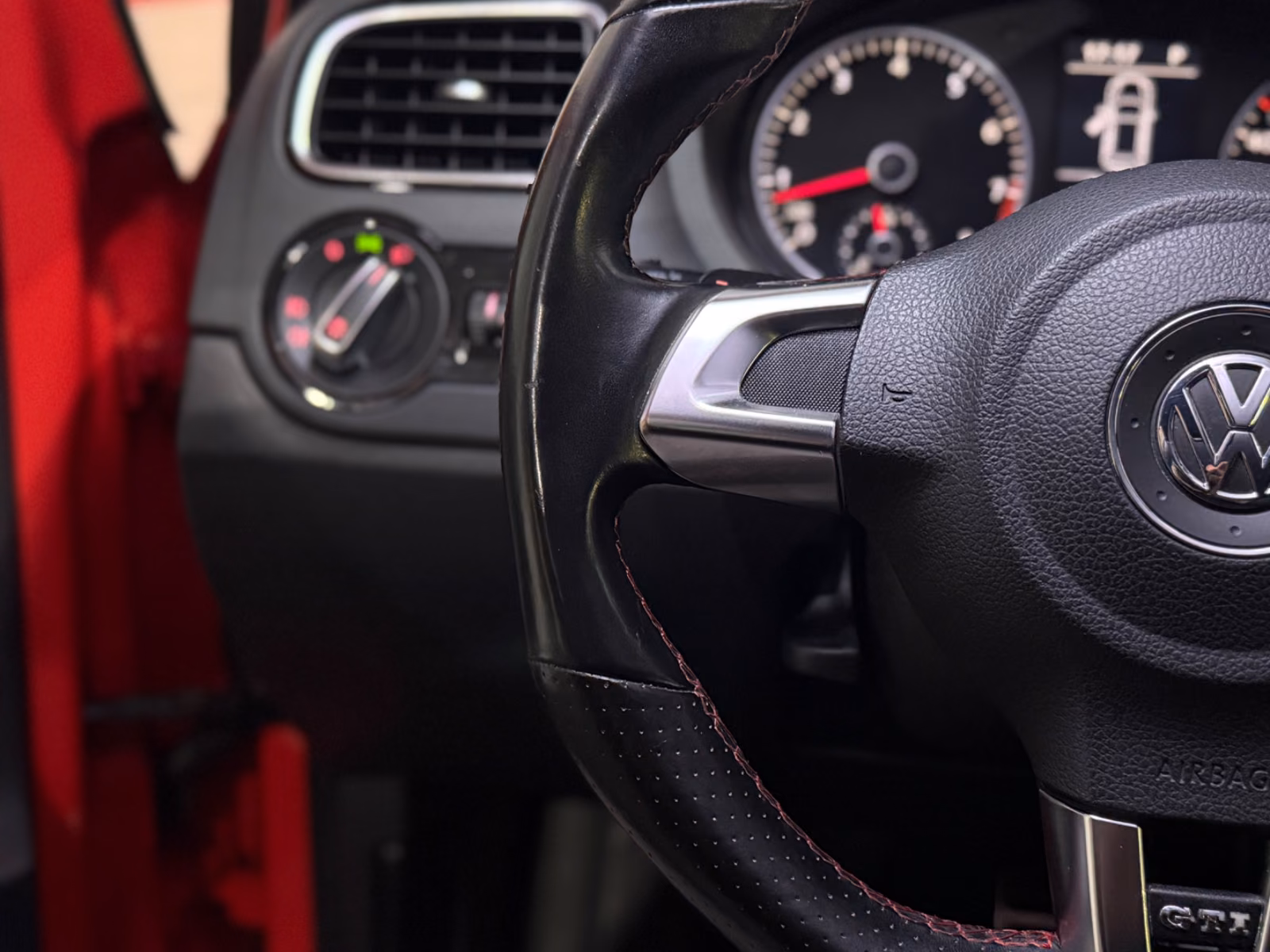 Volkswagen Polo V GTI*1 HAND*PDC*KLIMAAUTO.*TEMPOMAT*ALU*BT