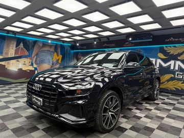 Audi Q8 - 1