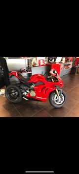 Ducati Panigale V4s - KICKSTARTER