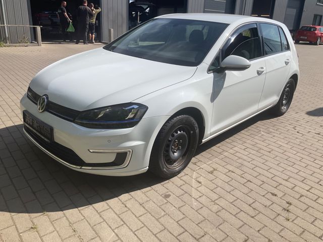 Volkswagen Golf VII Lim. e-Golf.8 -reifen.navi.TÜV neu.