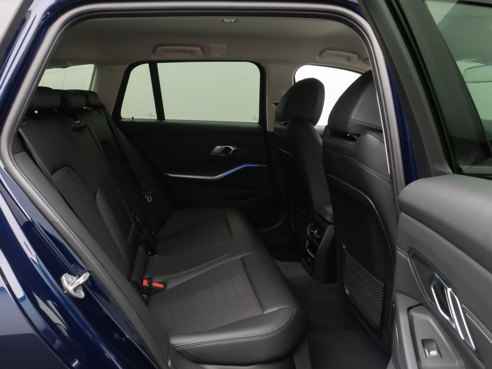 Fahrzeugabbildung BMW 320d Sport Line DAB HiFi PDC Geschwindigkeitsreg