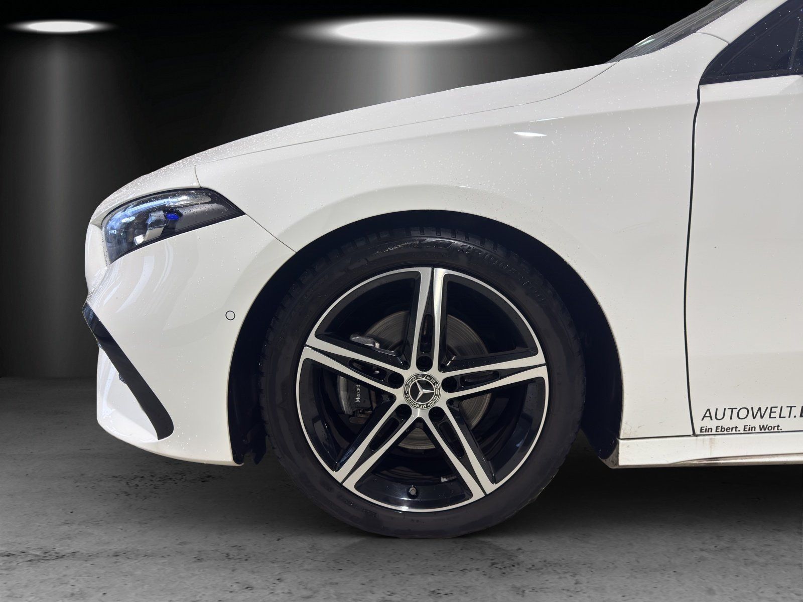 Fahrzeugabbildung Mercedes-Benz A 180d AMG Pano MULTIBEAM KeyGO NIGHT Kamera