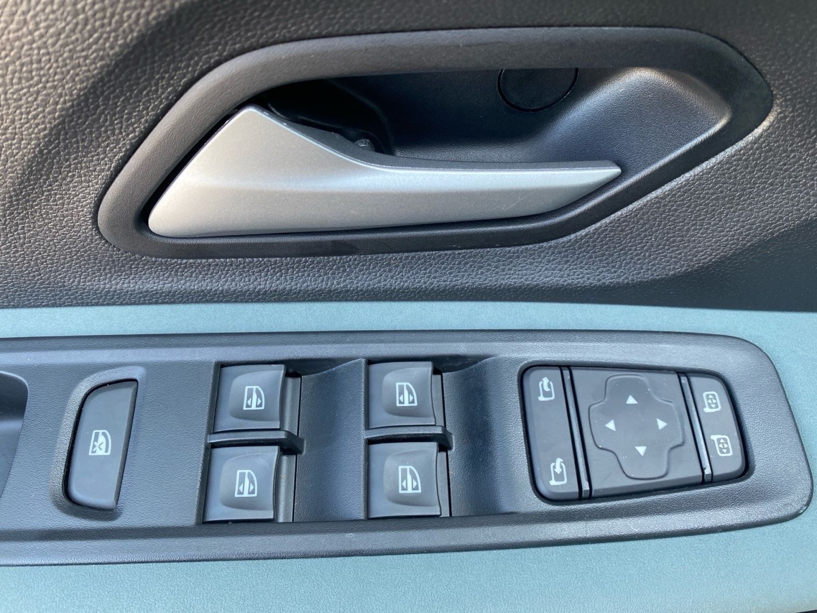 Fahrzeugabbildung Dacia Sandero Stepway TCe110 Extreme *NAVI*Winter*Tech