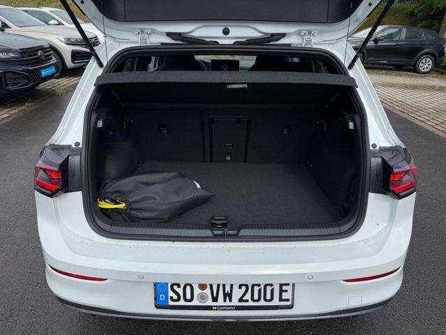 Golf 8 VIII GTE 1,5 l eHybrid AHK-el. klappb. Na