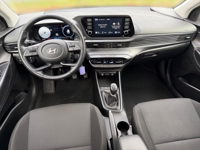 Fahrzeugabbildung Hyundai i20 Advanced 1.0 T-GDI +CARPLAY+TEMPOMAT+SHZ+RFK