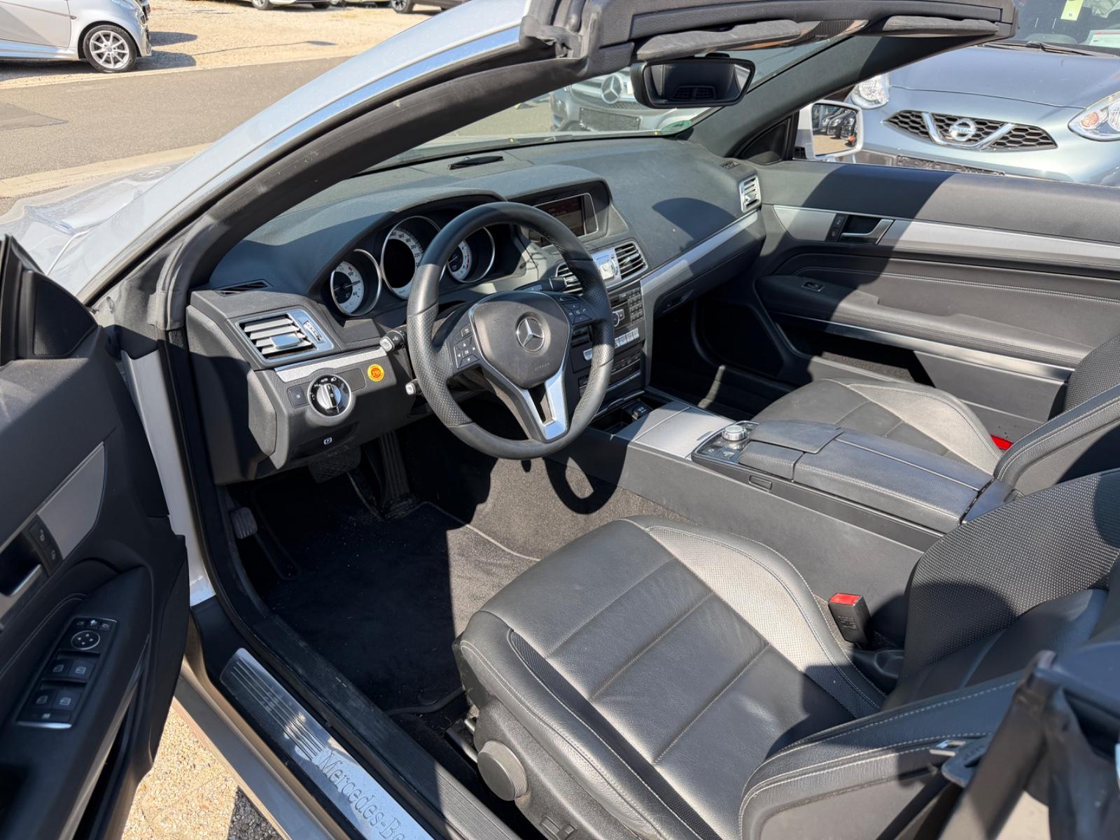Mercedes-Benz E 200 Cabrio SPORTPAKET Leder Sportsitze 1HD LED