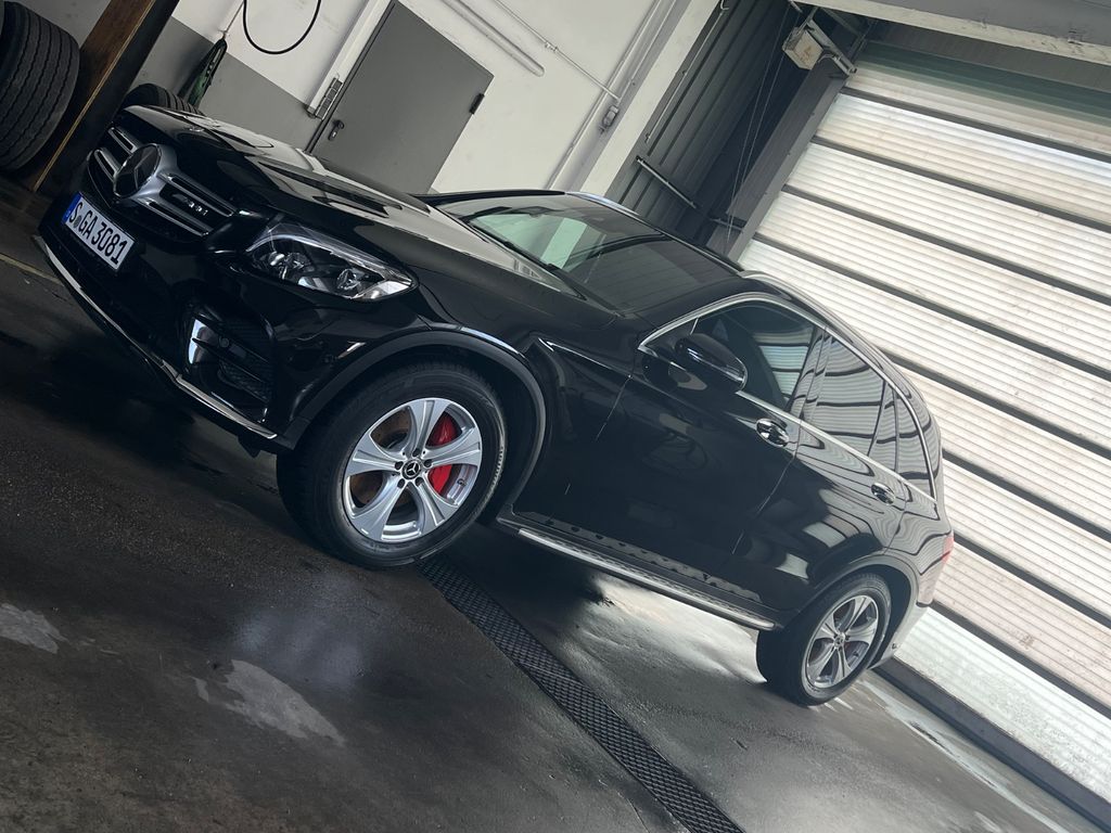 Image of Mercedes-Benz GLC 300